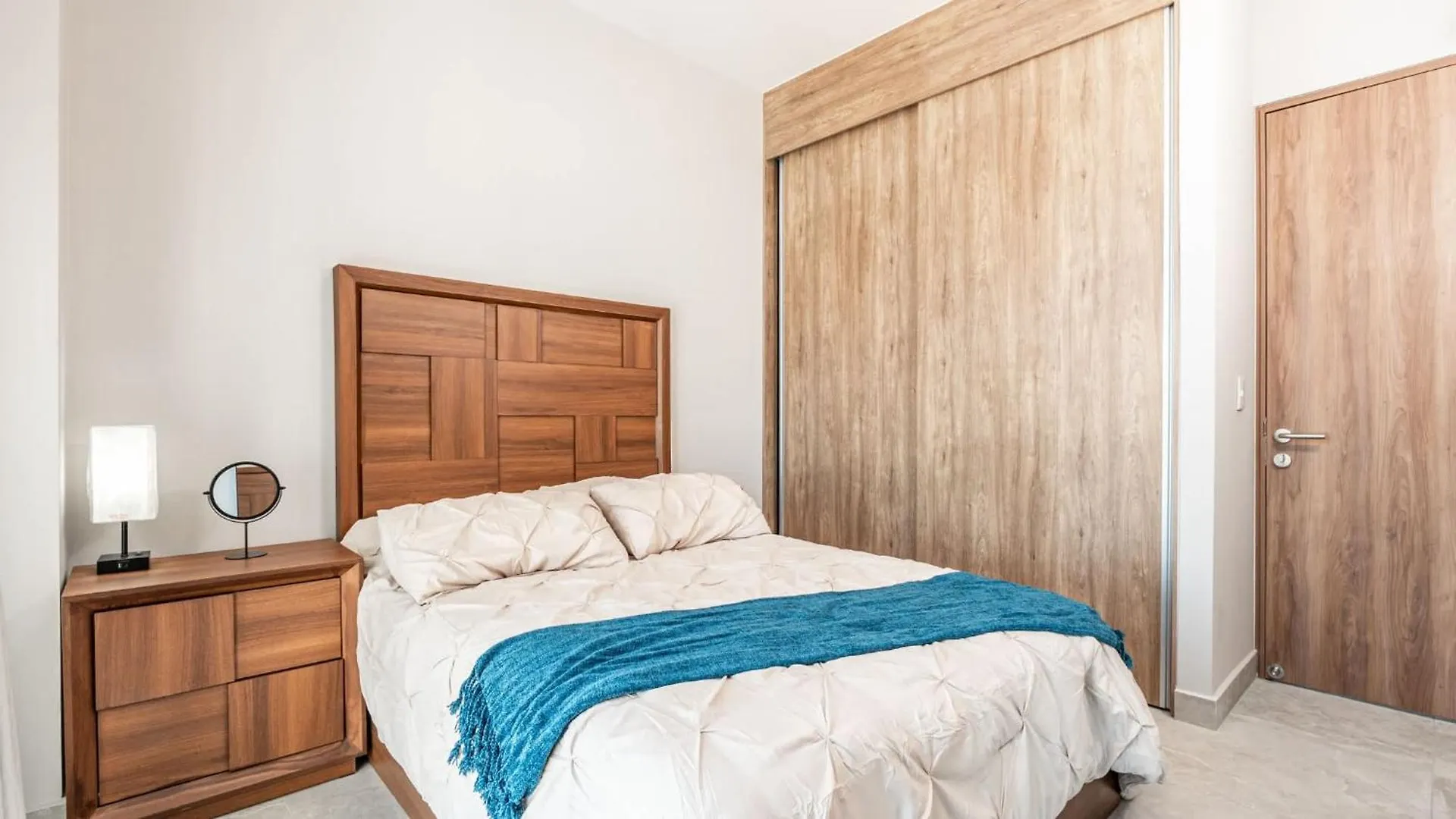 Luxury And Comfort In Gaudalajara 10 Minutes Away From Expo Guadalajara Apartman