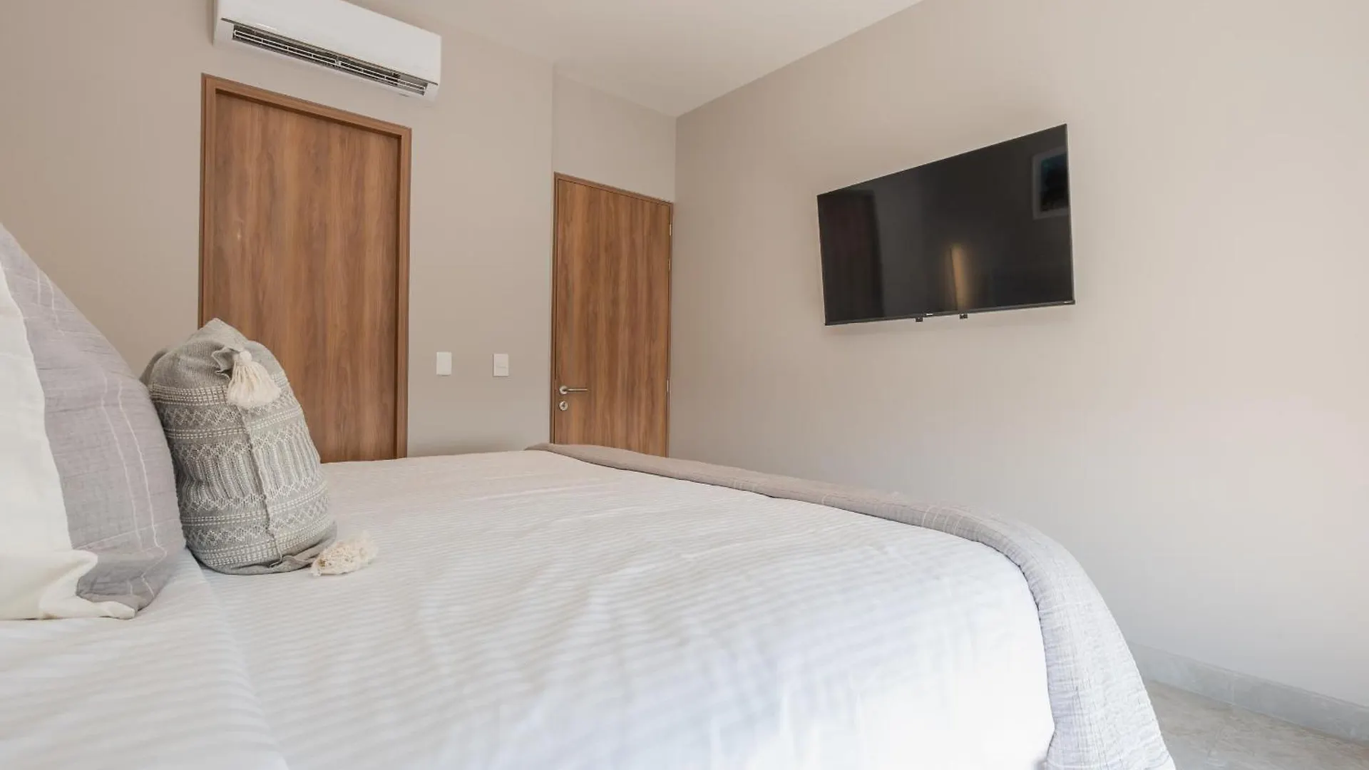 Luxury And Comfort In Gaudalajara 10 Minutes Away From Expo Guadalajara