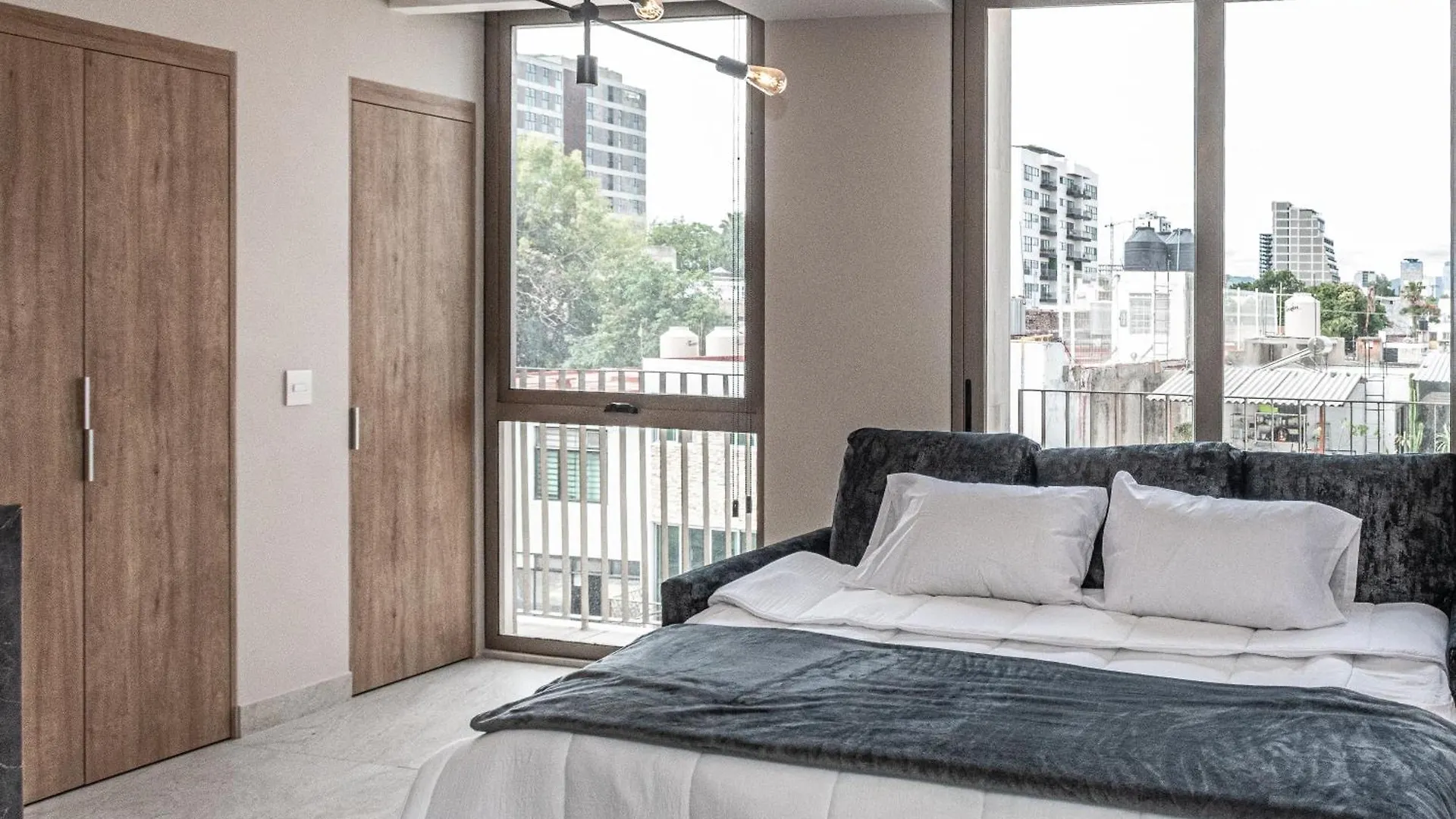Luxury And Comfort In Gaudalajara 10 Minutes Away From Expo Guadalajara