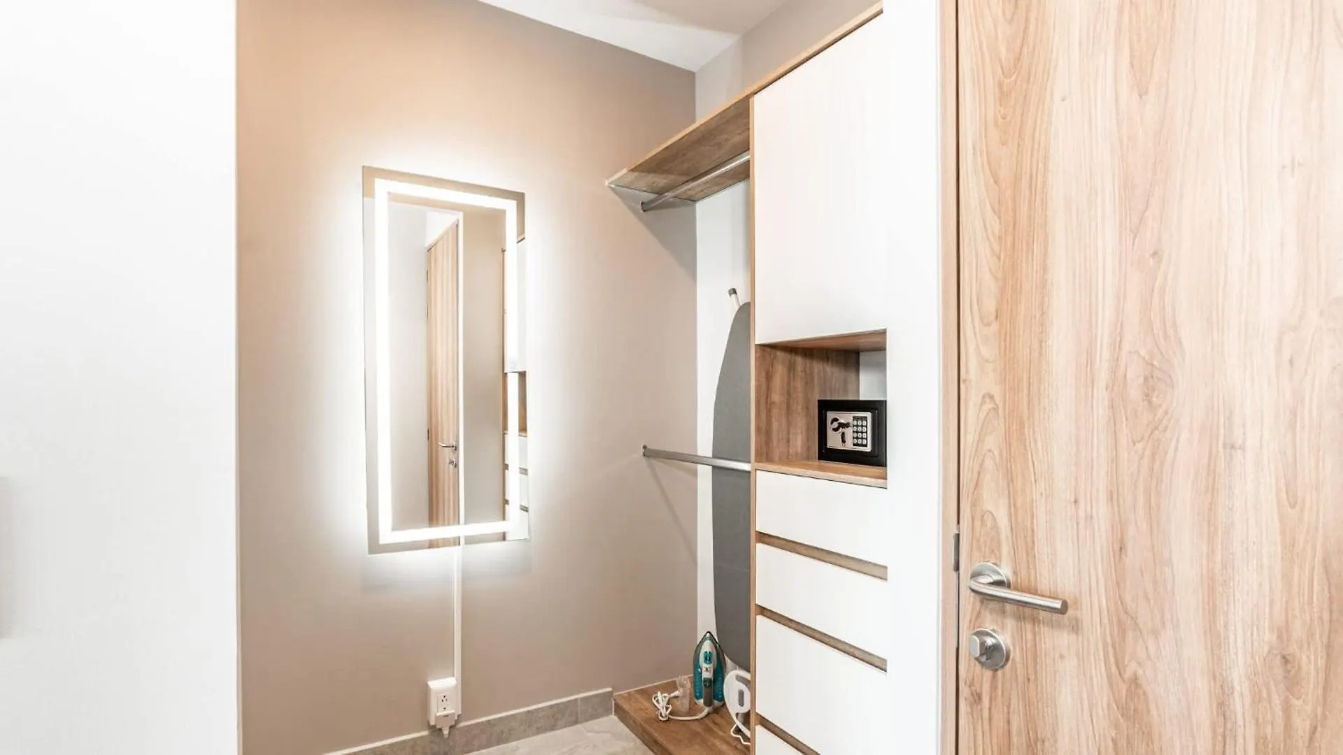 Luxury And Comfort In Gaudalajara 10 Minutes Away From Expo גואדלחארה דירה