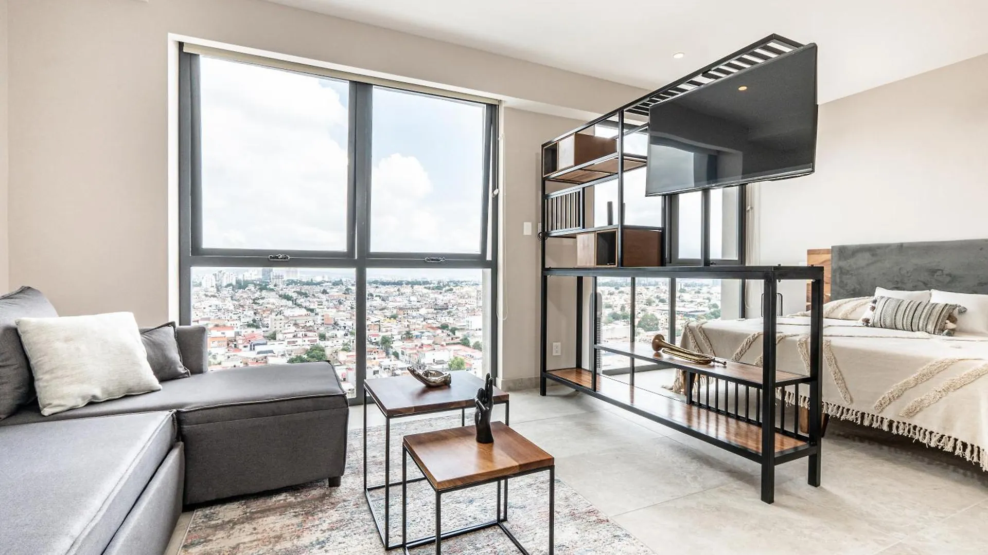 Luxury And Comfort In Gaudalajara 10 Minutes Away From Expo גואדלחארה דירה
