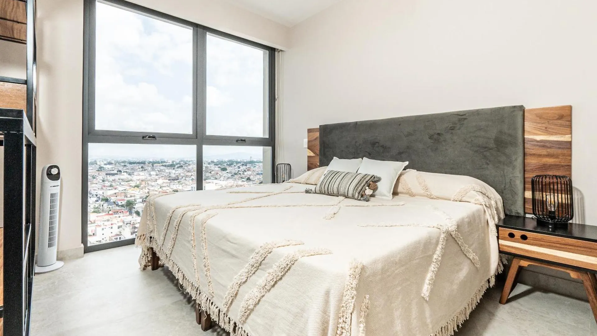 Luxury And Comfort In Gaudalajara 10 Minutes Away From Expo Guadalajara 0*,