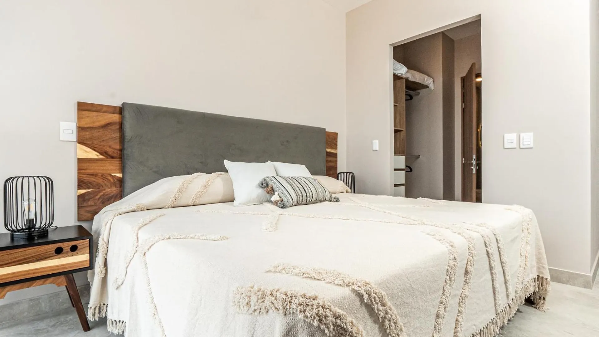 Luxury And Comfort In Gaudalajara 10 Minutes Away From Expo Guadalajara Apartament